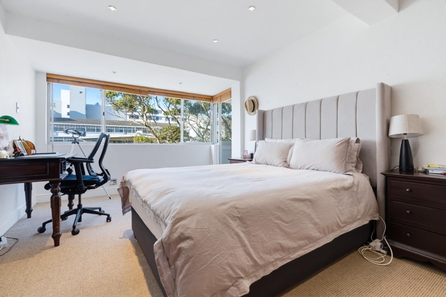 2 Bedroom Property for Sale in Sea Point Western Cape
